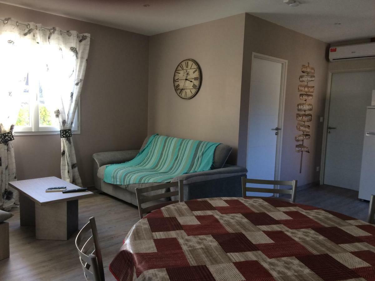 gite la fourniére Salles  Extérieur photo